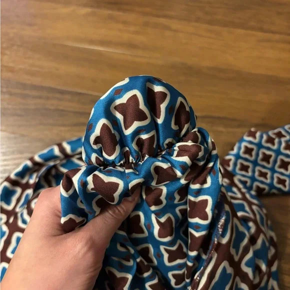 NWOT Zara Geometric Tie Neck Blouse - Picture 5 of 5